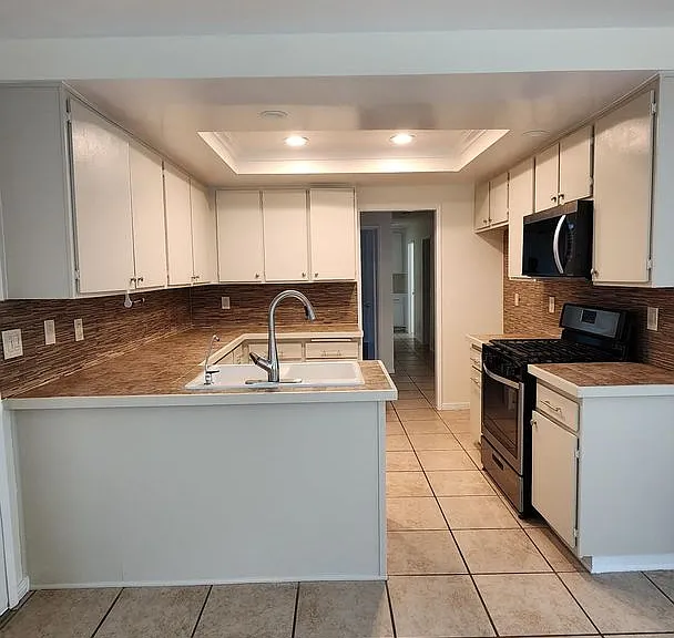 2529 Christine St — Photo 7