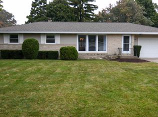 2088 Garland Dr, Norton Shores, MI 49441