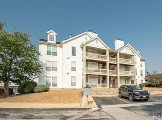 1445 Whispering Creek Dr APT E, Ballwin, MO 63021