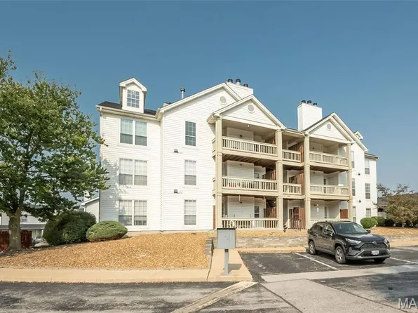 1445 Whispering Creek Dr APT E, Ballwin, MO 63021