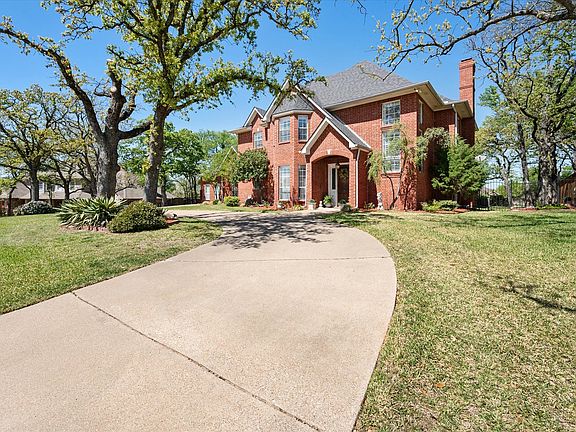 2nd image of 1009 Oak Ridge Ct