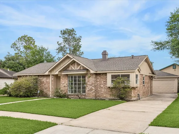 12239 Meadowhollow Dr, Meadows Place, TX 77477