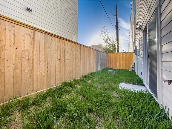 5th image of 7717 Westside Villas Ln