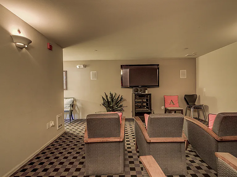 323 Queen Anne Ave N #712 — Photo 10