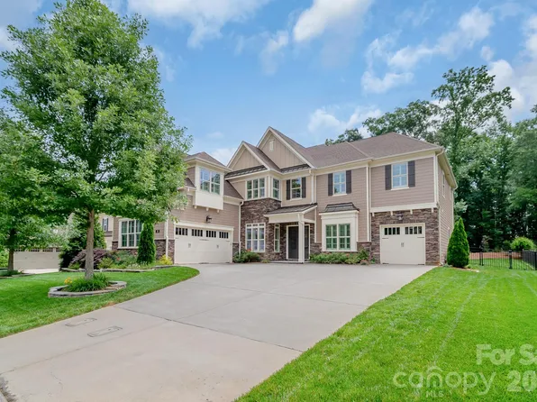 421 Vintage Creek Dr, Matthews, NC 28104