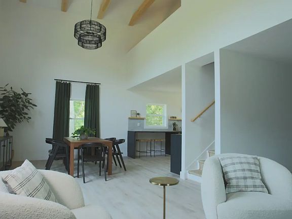 2nd image of 5515A Lynch Ln