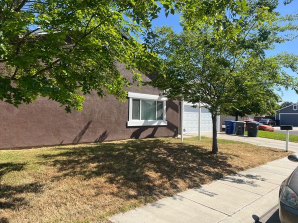 3037 Snowberry Ln, Modesto, CA 95354