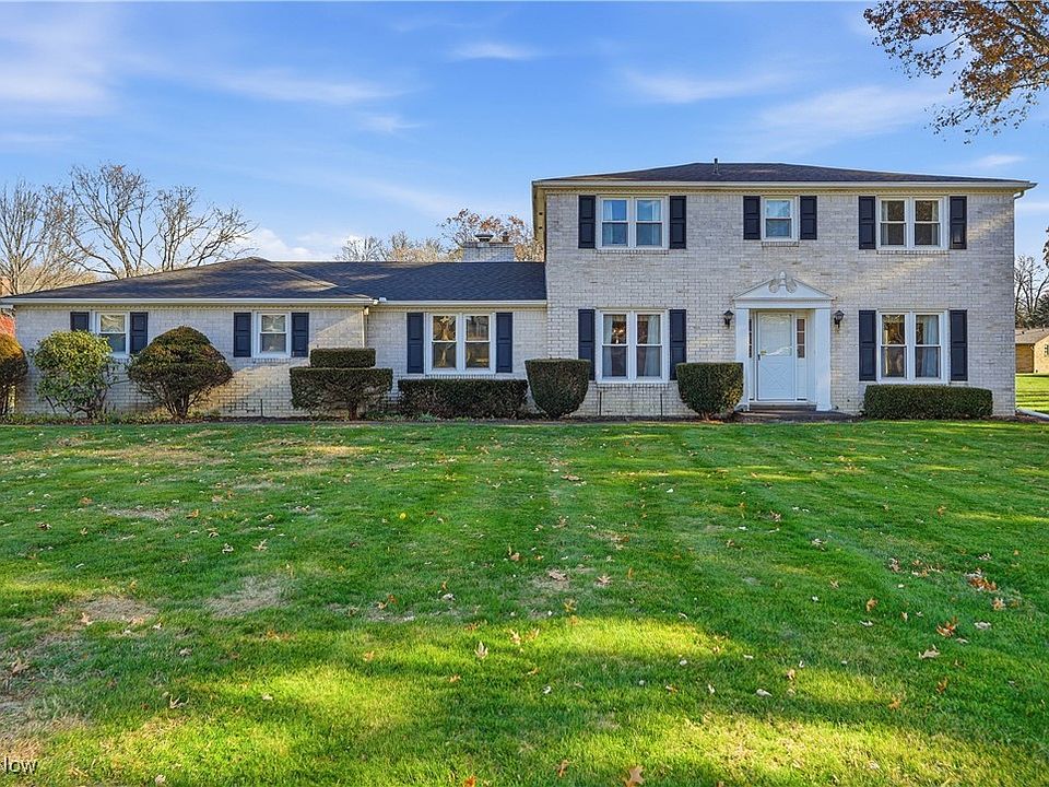 1st image of 2955 Chaucer Dr NE