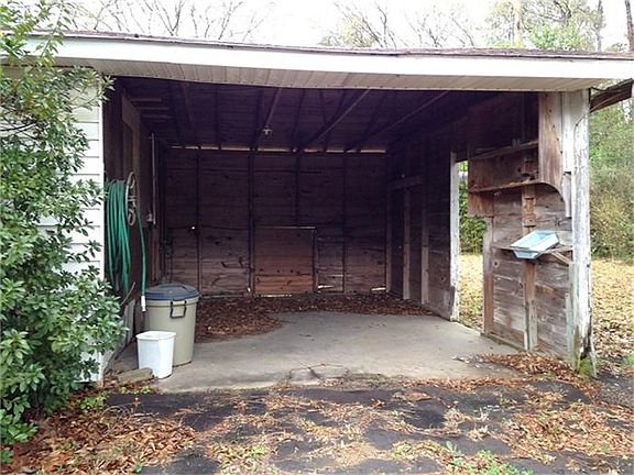 2nd image of 406 N 2nd St