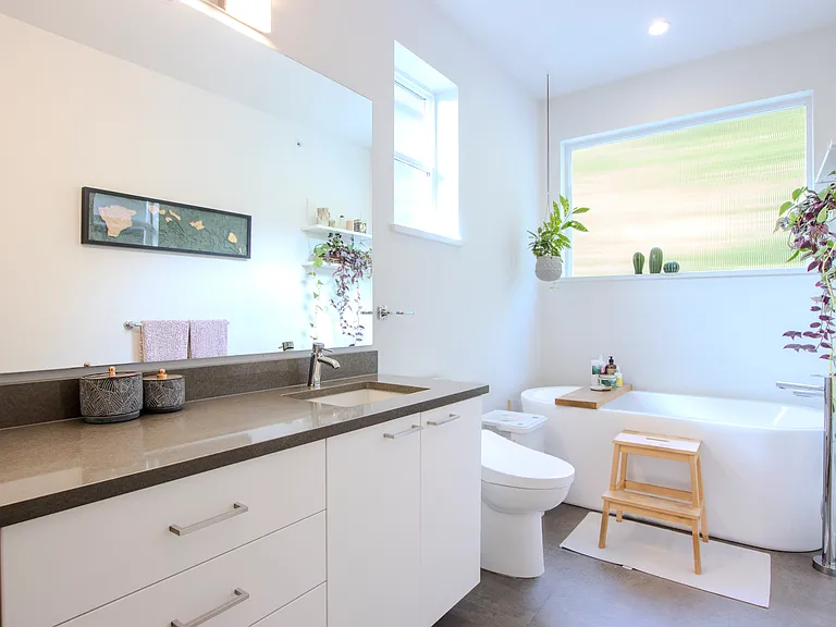 39331 Falcon Cres — Photo 13