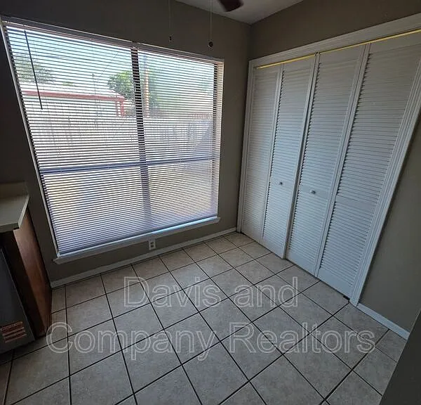 4412 Saint Andrews Dr #B — Photo 11