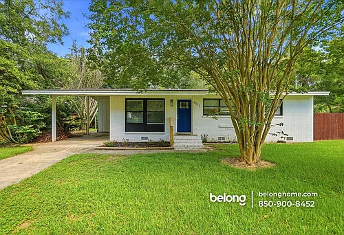 6011 Greenwood Ln Photo 1
