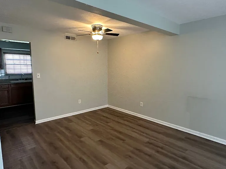31624 N Marginal Dr #D — Photo 4