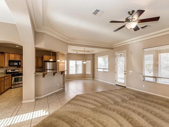 4th image of 104 W Granite Trl