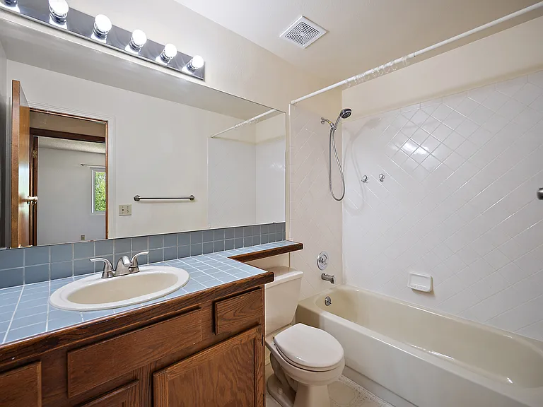 5855 Northwind Dr — Photo 24