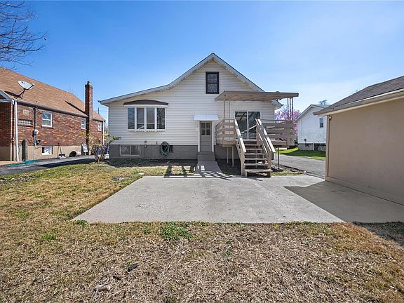 5th image of 3221 Marvin Ave