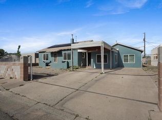 207 52nd St SW, Albuquerque, NM 87105