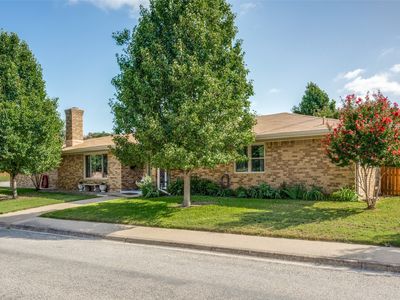 901 E Greenwood Ave, Bowie, TX, 76230