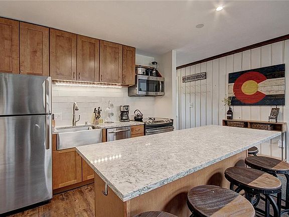 3rd image of 106 Broken Lance Dr APT 4