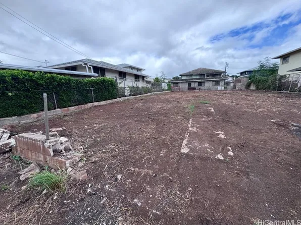 94-337 Paiwa St, Waipahu, HI 96797