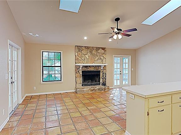 5th image of 4915 SE 41st Ct