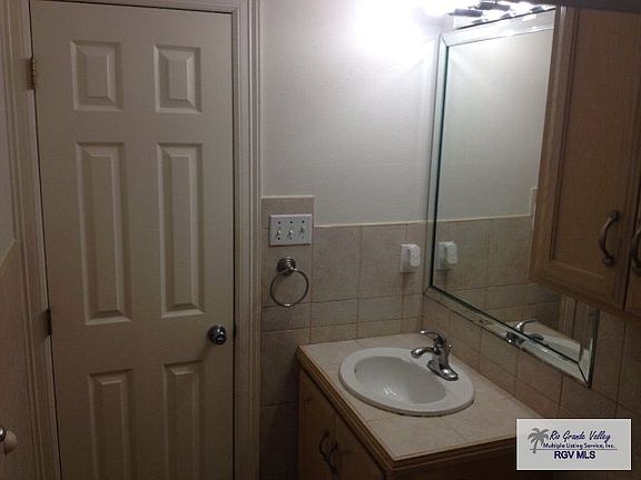 3rd image of 600 Bougainvillea St