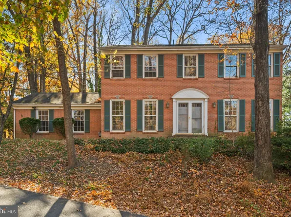 12013 Westwood Hills Dr, Herndon, VA 20171