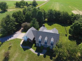 10 Francis Rd, Eldorado, IL 62930