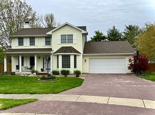 2101 Rosewood Ct, Charleston, IL 61920