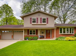 1559 E Anderson Dr, Palatine, IL 60074