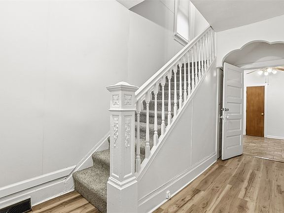3rd image of 716 Klemont Ave