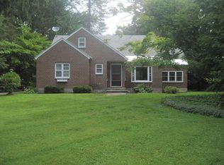 14 Kneeland Ave, Lenox, MA 01240