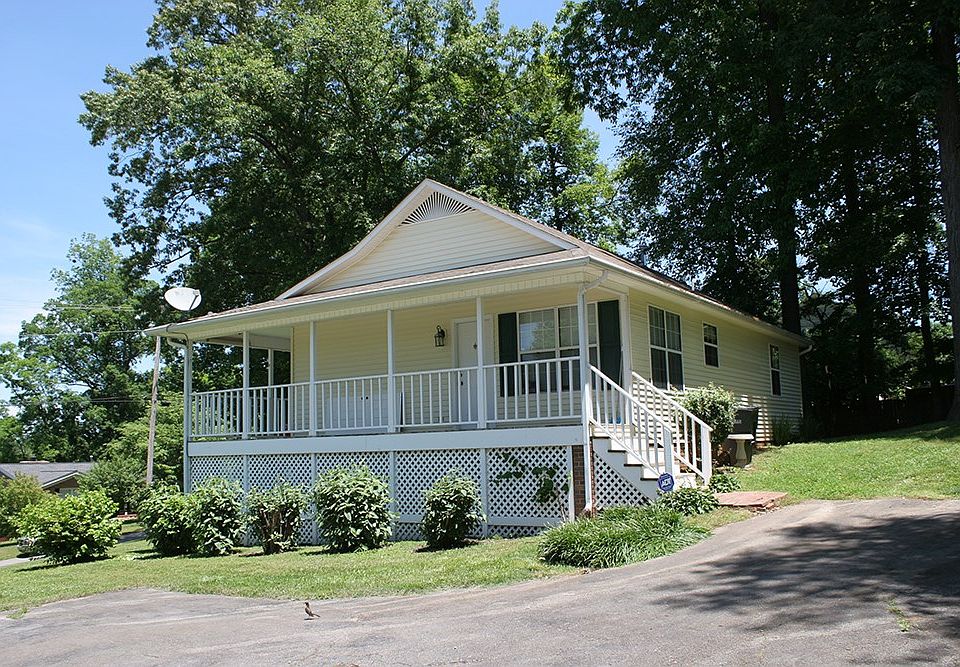 2nd image of 11 Paris St
