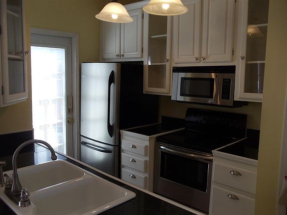 2nd image of 1690 Wellington Pl #202