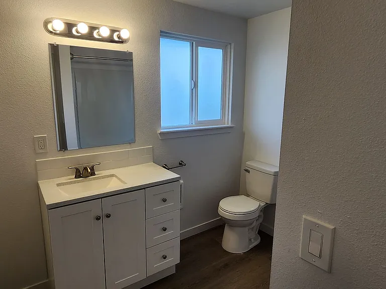 Greenwood Apartments — Photo 26