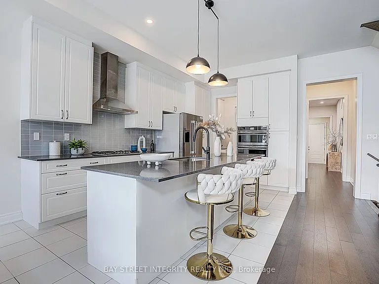 38 Settlers Rd E — Photo 8