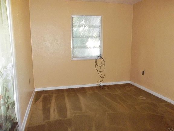 5th image of 214 Saint Regis Dr