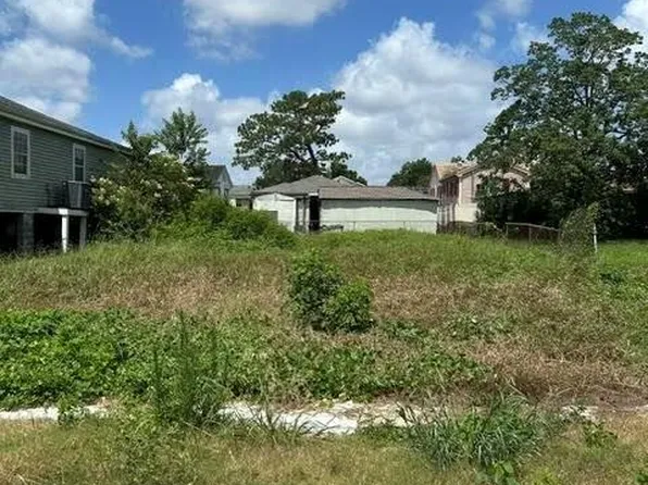 5720 Wildair Dr, New Orleans, LA 70122