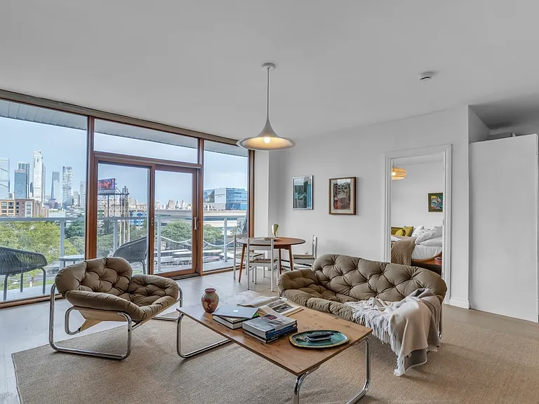 261 Park Ave #3 — Photo 3