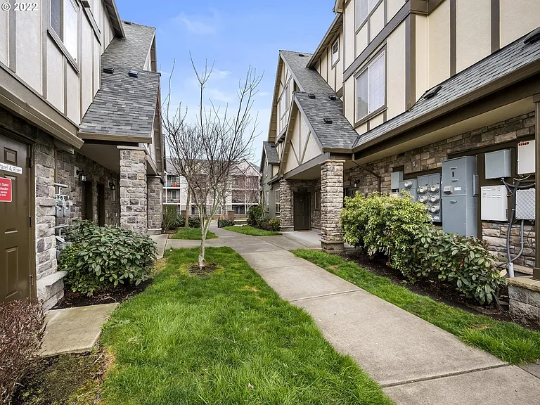 7907 NE Rockne Way #1 — Photo 12