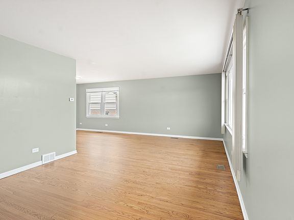 3rd image of 510 Bensley Ave