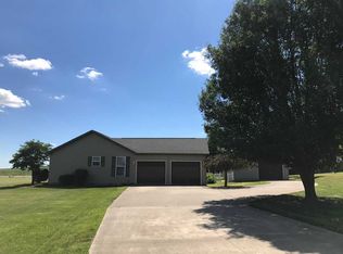 41 S Monty Rd, Vincennes, IN 47591
