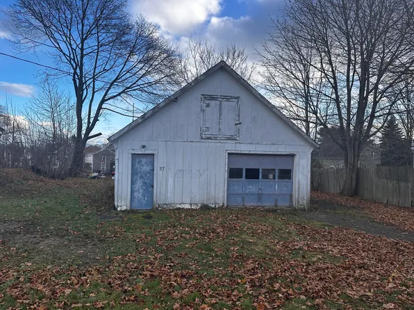 37 Knott Street, Rockland, ME 04841