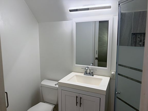 2nd image of 344 Toenjes Pl E