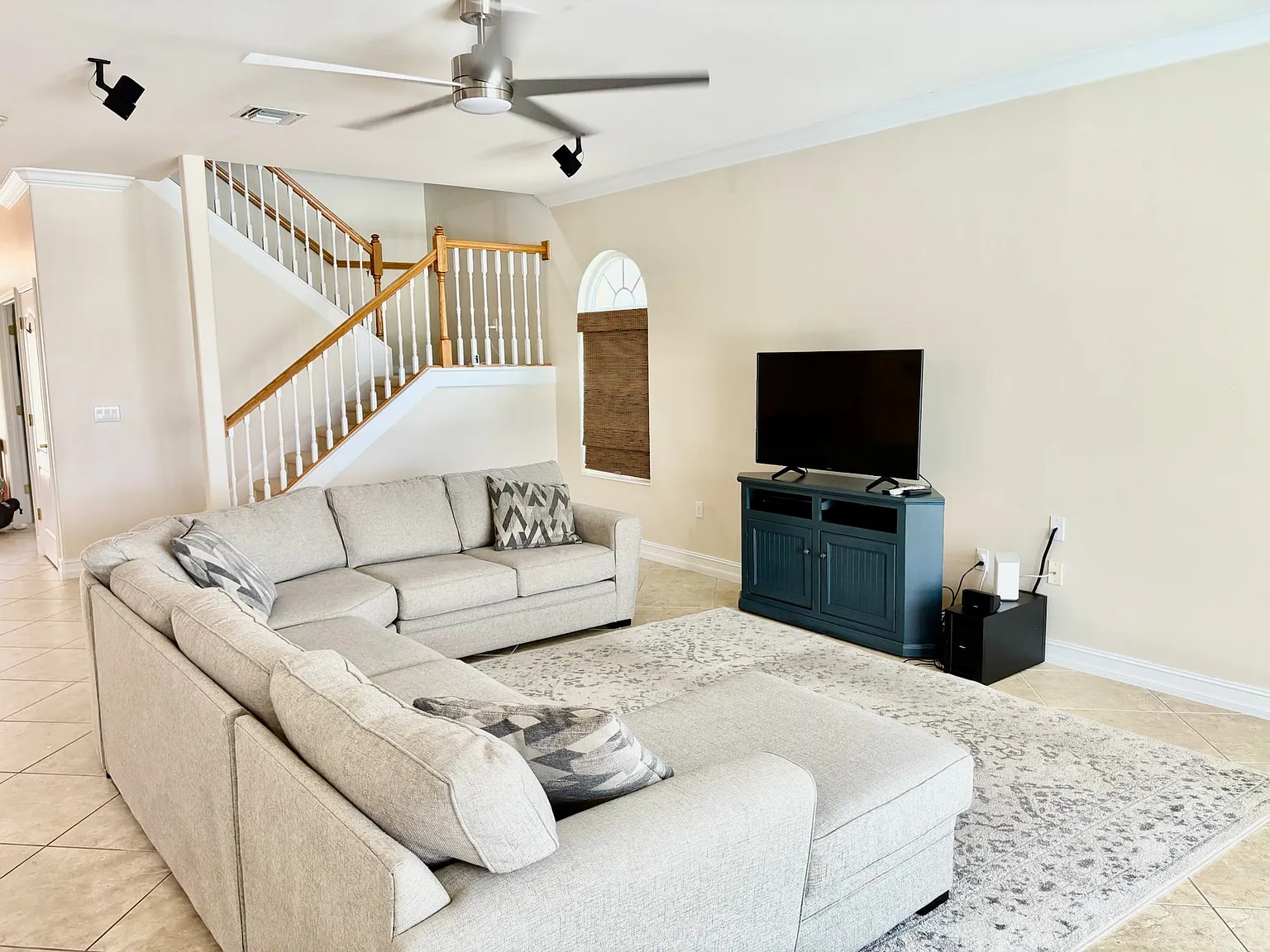4 bed, 2703 sqft, $3,800 — Photo 4