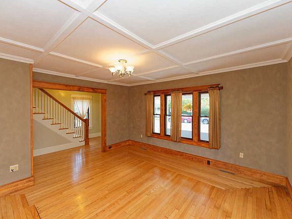 5th image of 71 Regent St