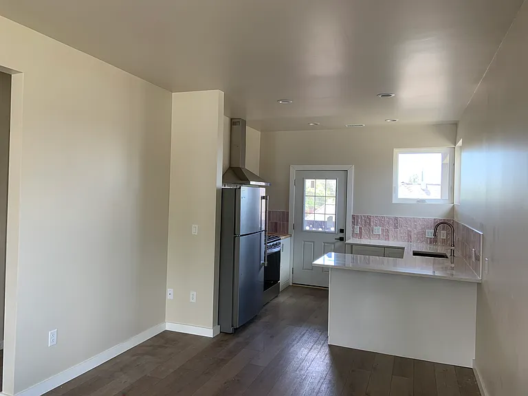 402 E Birch Ave #1 — Photo 8