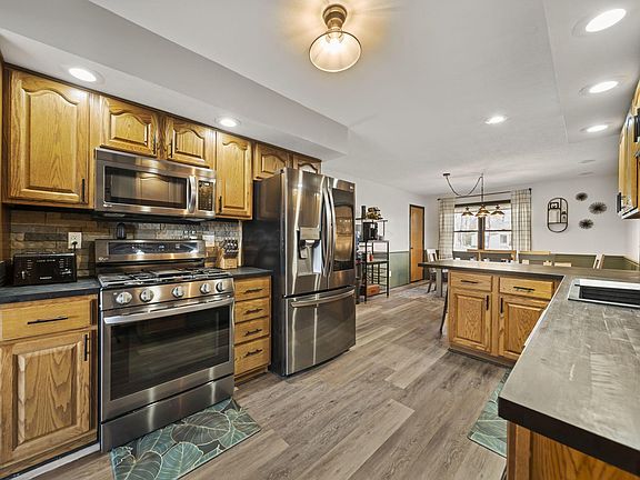 4th image of 1317 Adare Rd