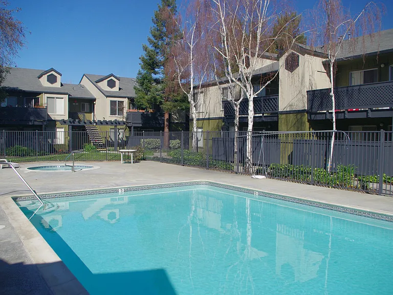 Regency Square Apartments — Photo 24
