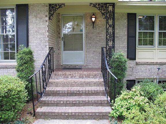 2nd image of 937 Campbellton Dr
